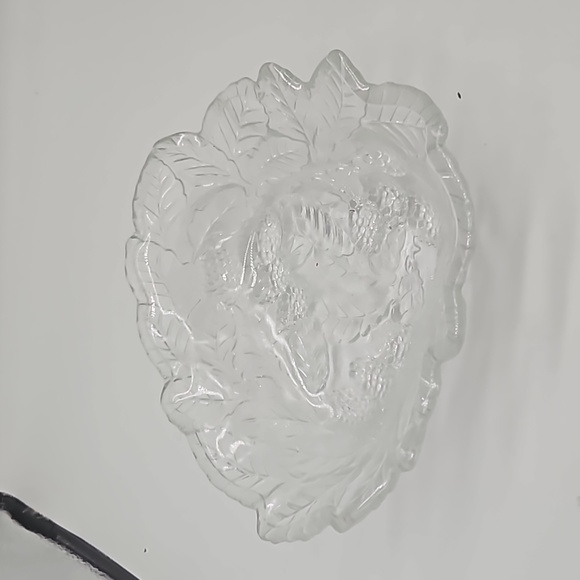 Vintage Pressed Glass Serving Dish Berries and Leaves - Picture 1 of 2